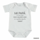 Body de manga corta, cómodos y resistente gracias a su confección en tejido doble interlock 100% algodón. Cuello bajo con hombros montados y abierto, mangas con costuras ribeteadas y botones tipo corchete en la parte inferior. MI PAPÁ SUPERHÉROE