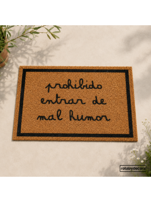 Imagen principal diseño felpudo de fibra de coco grabado al laser con el texto 